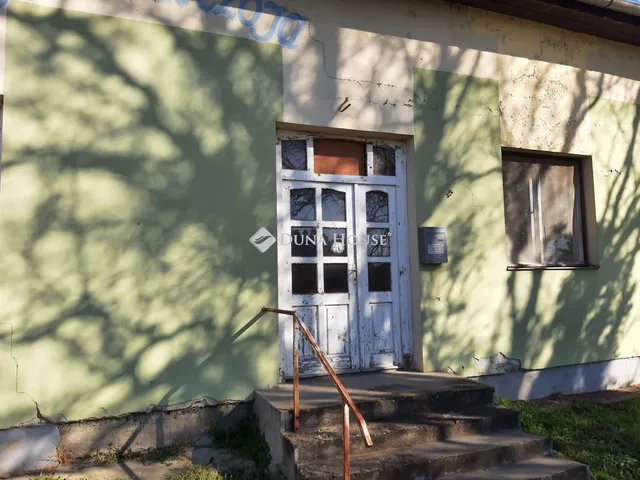 Kiadó kereskedelmi és ipari ingatlan Jászjákóhalma 100 nm