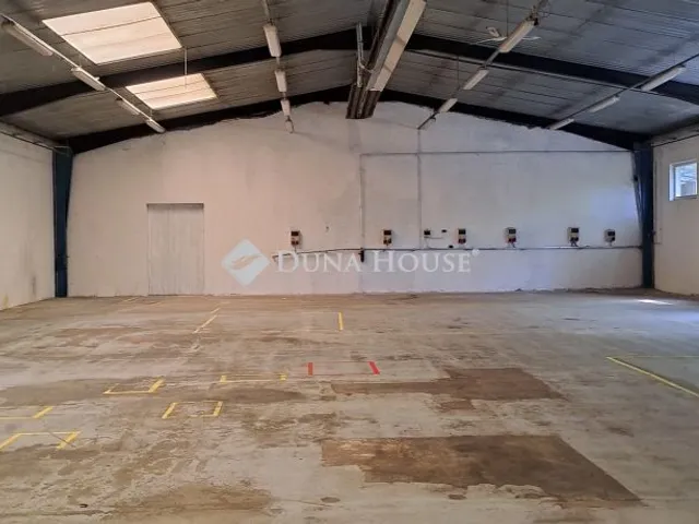 Eladó kereskedelmi és ipari ingatlan Jászberény 536 nm