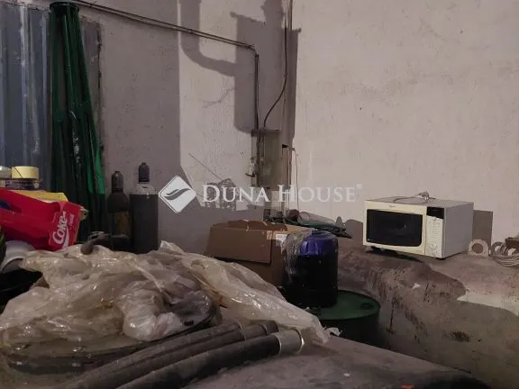 Eladó kereskedelmi és ipari ingatlan Jászberény 206 nm