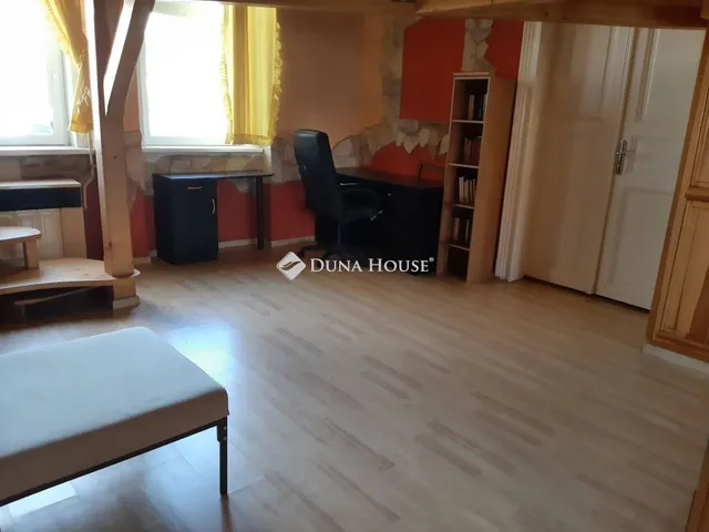 Eladó ház Jászapáti 93 nm