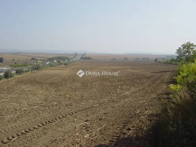 Eladó telek Bicske 46317 nm