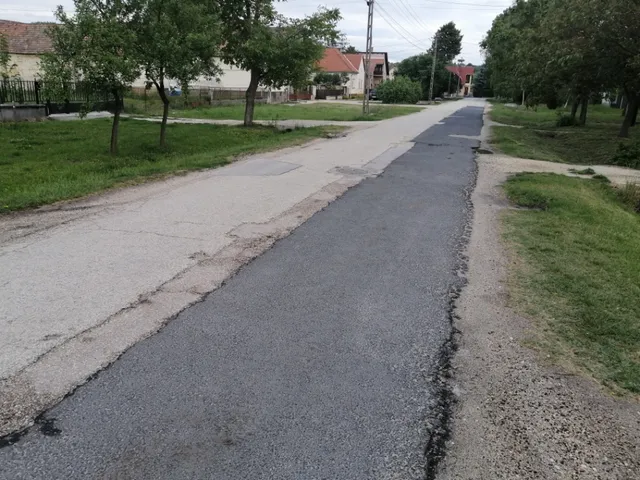 Kiadó kereskedelmi és ipari ingatlan Bicske 253 nm