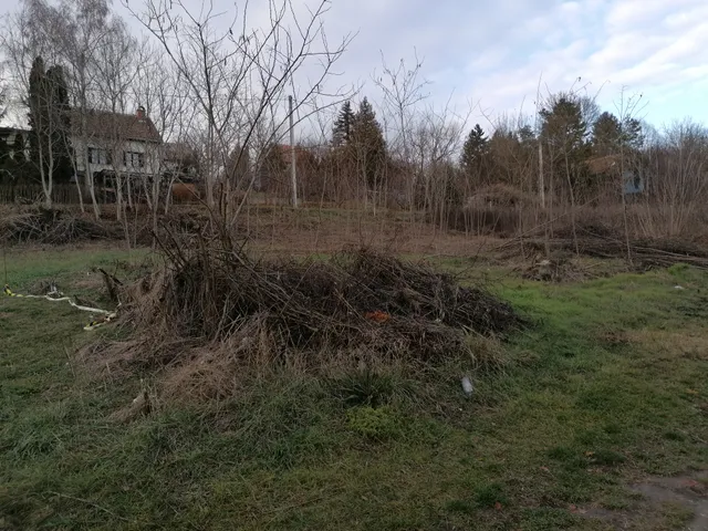 Eladó telek Mány 800 nm