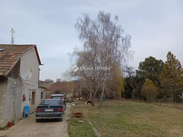Eladó telek Bicske 1542 nm