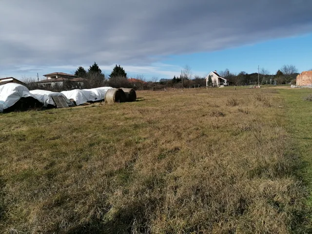 Eladó telek Kőszárhegy 850 nm