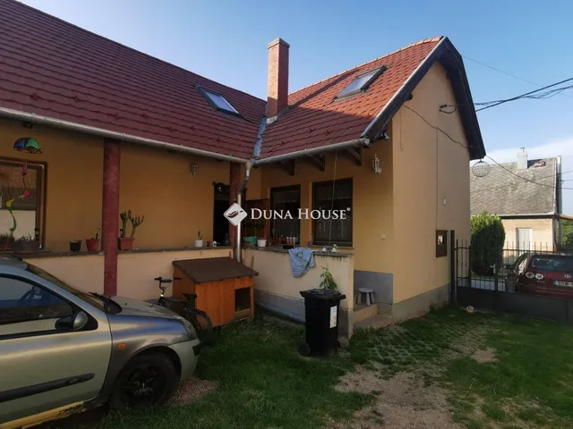 Eladó ház Dunaszentmiklós, Petőfi Sándor utca 193 nm