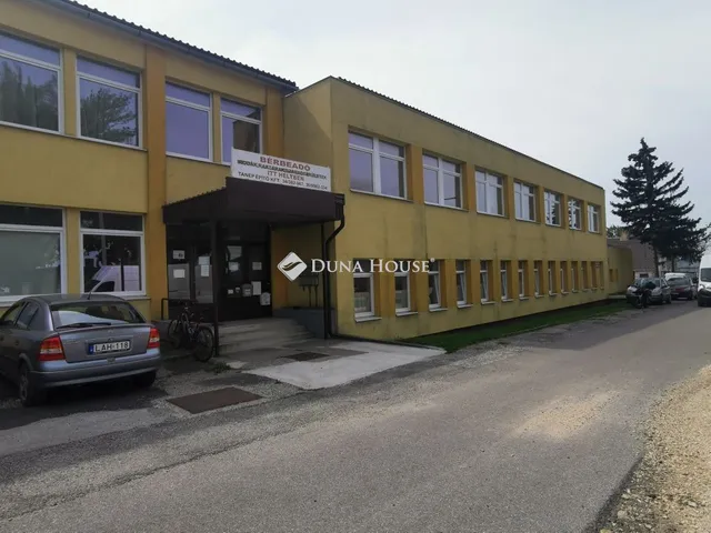 Kiadó kereskedelmi és ipari ingatlan Tata, Agostyáni út 16 nm