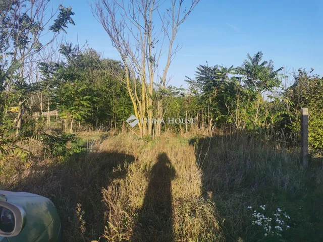 Eladó telek Komárom, Mocsai út 777 nm