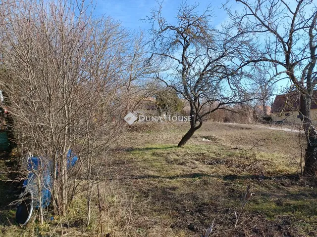 Eladó telek Bicske 1381 nm