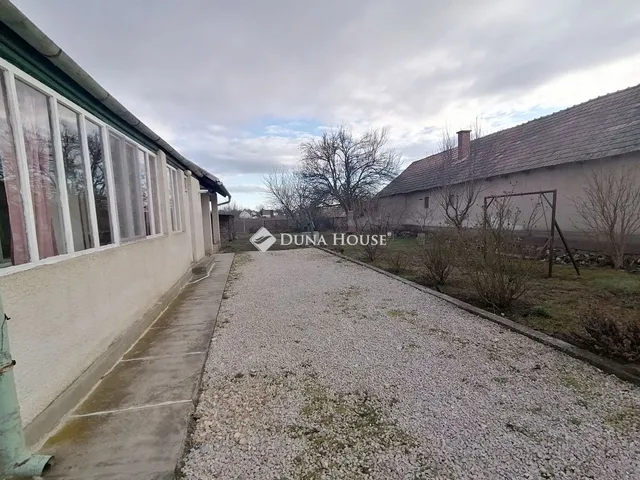 Eladó ház Kisláng 72 nm