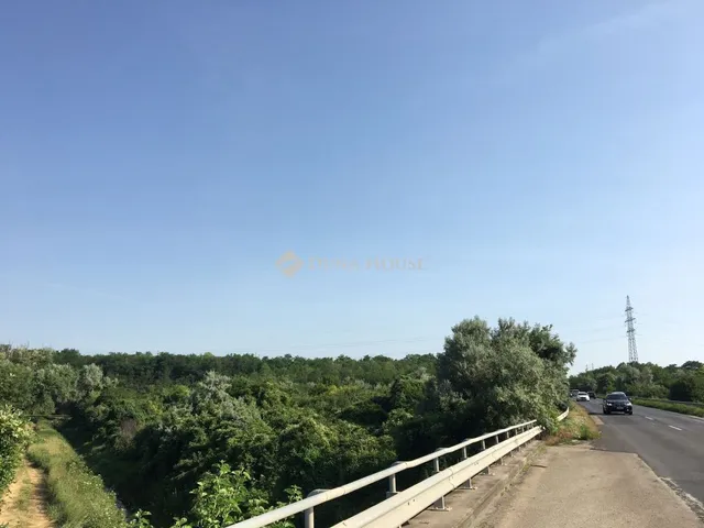 Eladó mezőgazdasági ingatlan Óbarok 10310 nm