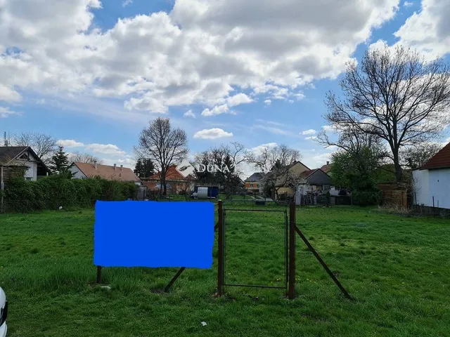 Eladó telek Velence, Liget utca 800 nm