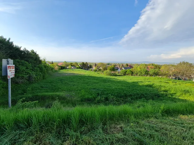 Eladó telek Etyek 1601 nm