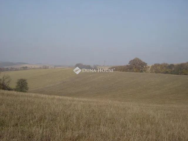 Eladó telek Bicske 185170 nm