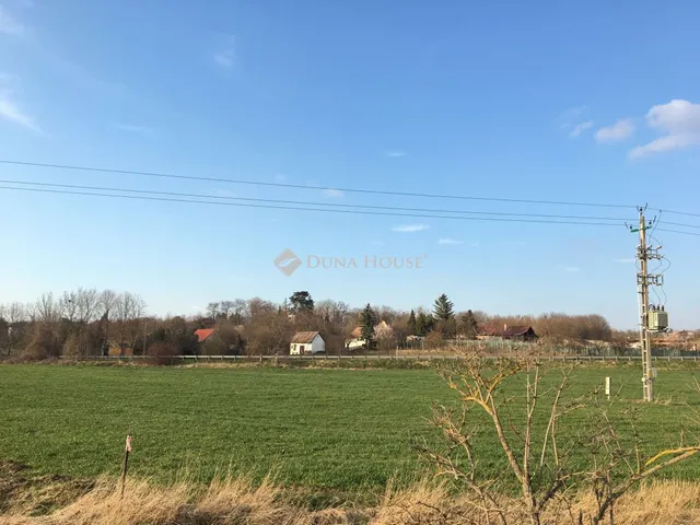 Eladó telek Bicske, Kanizsai utca 1255 nm