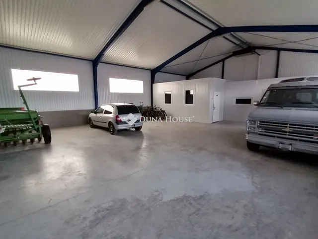 Kiadó kereskedelmi és ipari ingatlan Mány, Rákóczi Ferenc utca 240 nm