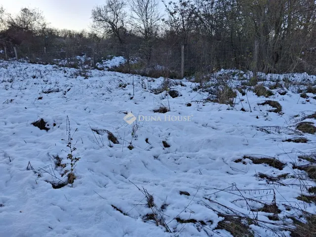 Eladó telek Perbál 1430 nm