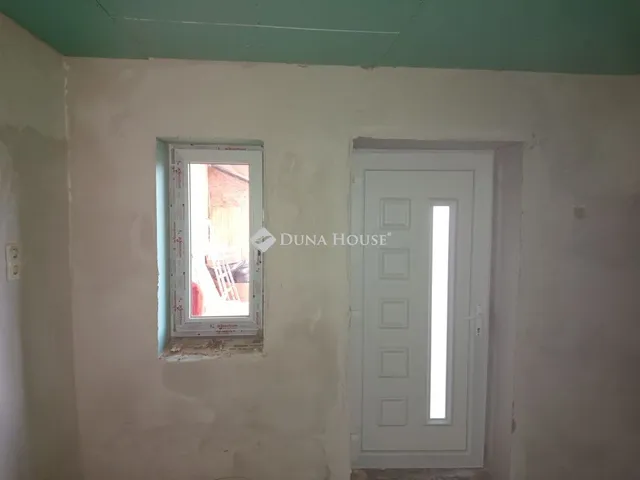 Eladó ház Tök 43 nm