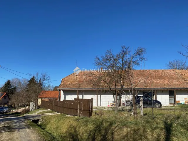 Eladó telek Vértesacsa 1200 nm