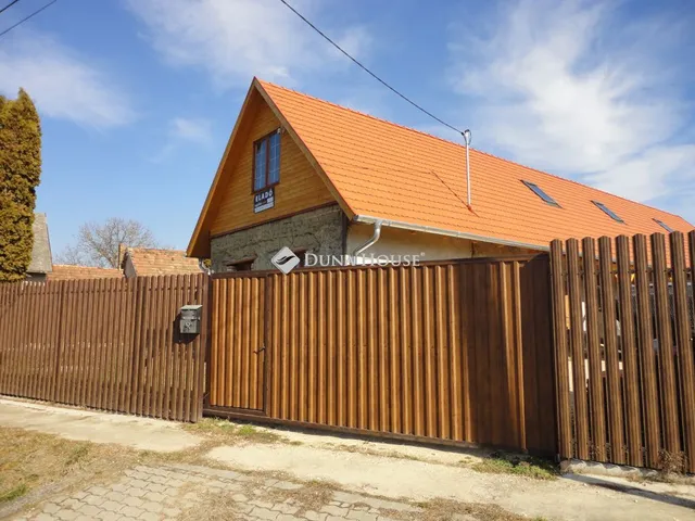 Eladó mezőgazdasági ingatlan Vál, Rákóczi Ferenc utca 120 nm