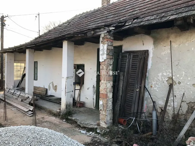 Eladó ház Csabdi 27 nm