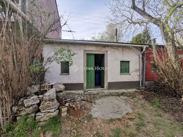 Eladó telek Lábatlan 115 nm