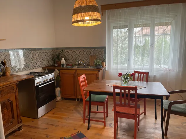 Eladó ház Úny 82 nm