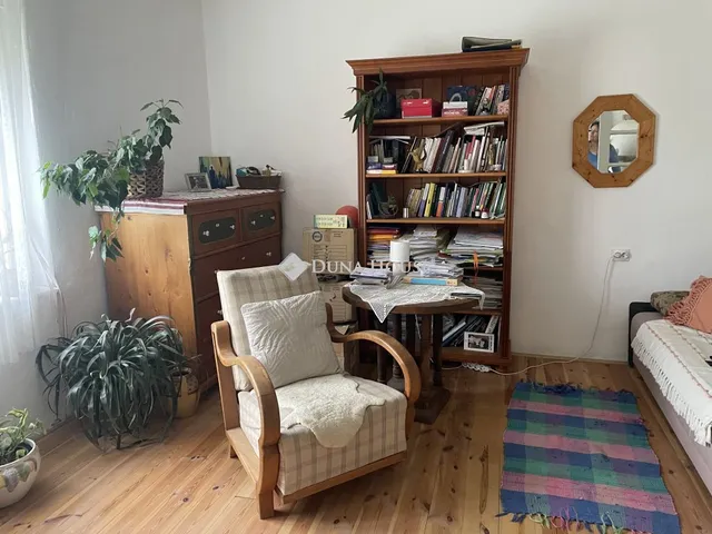 Eladó ház Úny 82 nm
