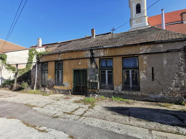 Eladó telek Tata 130 nm