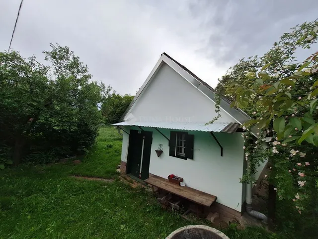Eladó üdülő és hétvégi ház Alcsútdoboz, Zártkert 20 nm
