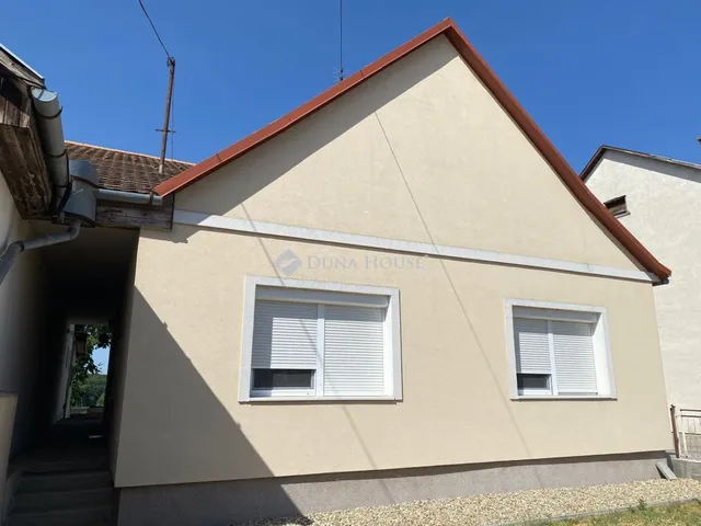 Eladó ház Alcsútdoboz 200 nm