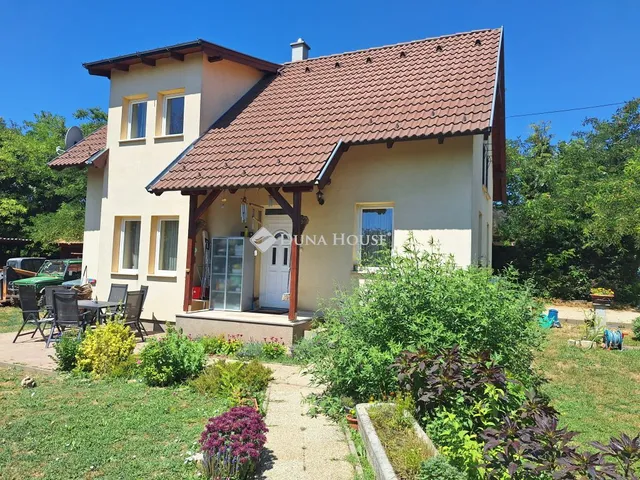 Eladó ház Perbál 82 nm