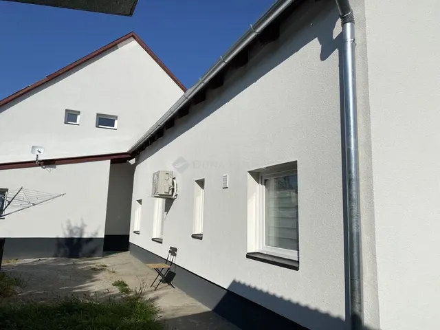 Kiadó ház Mány 82 nm