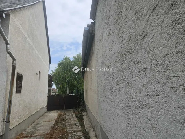 Eladó ház Bicske, Prohászka Ottokár utca 139 nm
