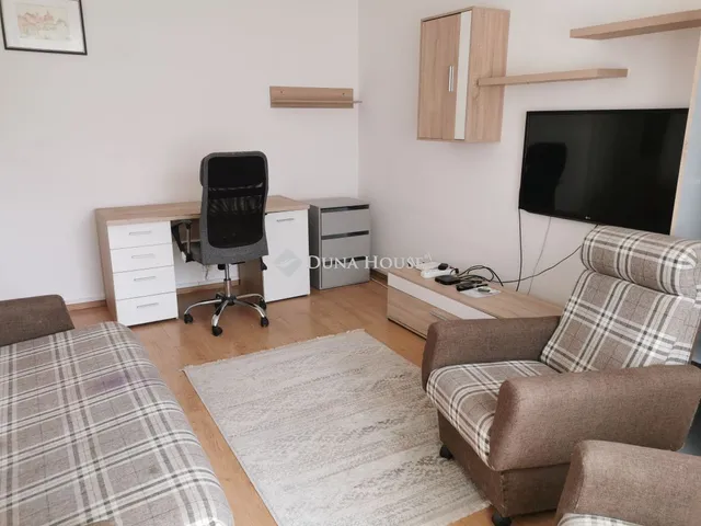 Eladó lakás Tatabánya, Töhötöm vezér utca 37 nm