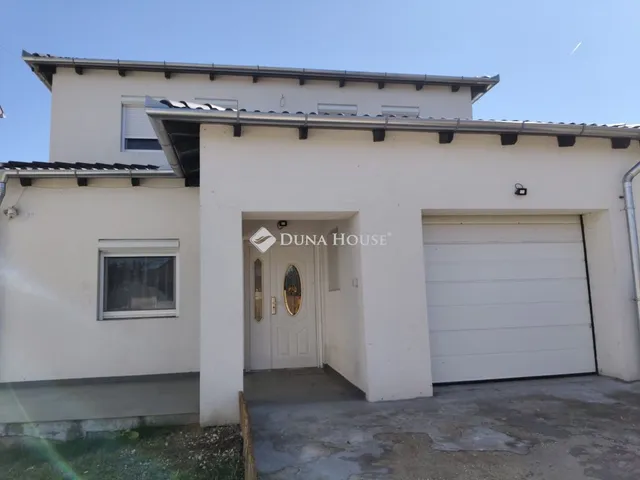 Eladó ház Bicske 190 nm