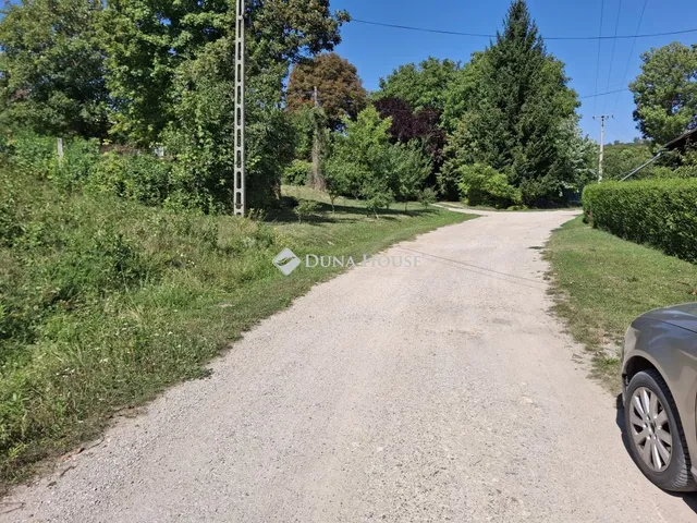 Eladó telek Bajna 851 nm