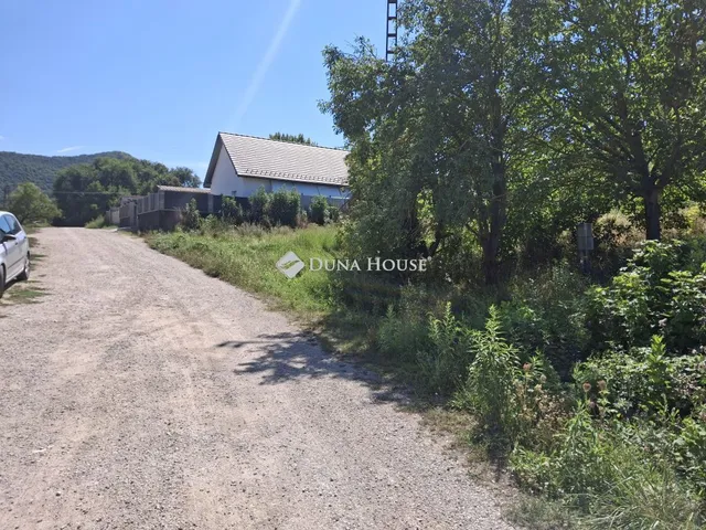 Eladó telek Bajna 851 nm