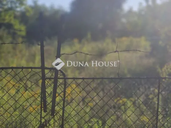 Eladó telek Bicske, Külterület 980 nm