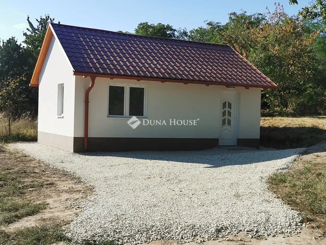 Eladó üdülő és hétvégi ház Tata, Látóhegy 40 nm