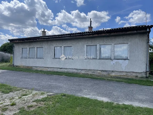 Eladó ház Bicske, Csákvári utca 131 nm