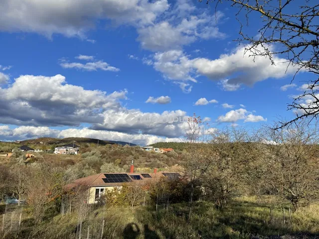 Eladó telek Tinnye 2218 nm