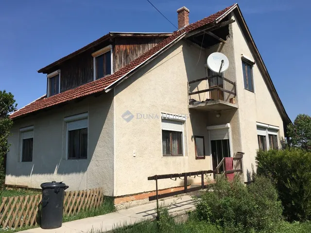 Eladó ház Mány 140 nm