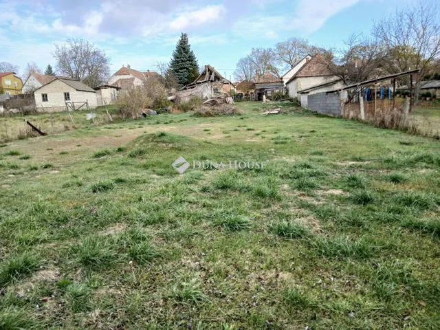 Eladó ház Mány, Kossuth Lajos utca 75 nm