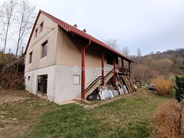 Eladó ház Csabdi 160 nm