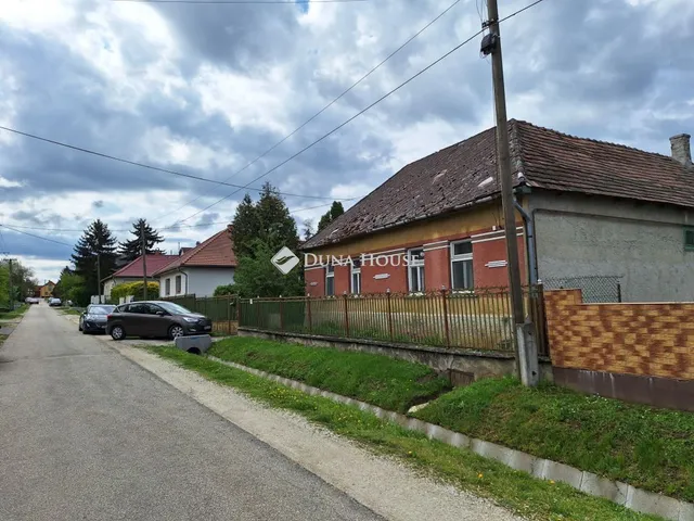 Eladó ház Szomor, Zsámbéki utca 110 nm