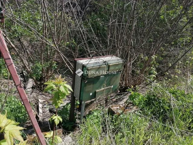 Eladó telek Bicske, Zártkert 1104 nm