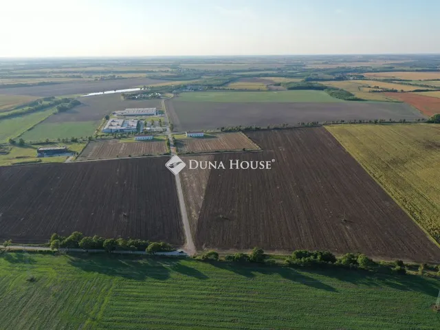 Eladó telek Kisbér, Külterület 30000 nm