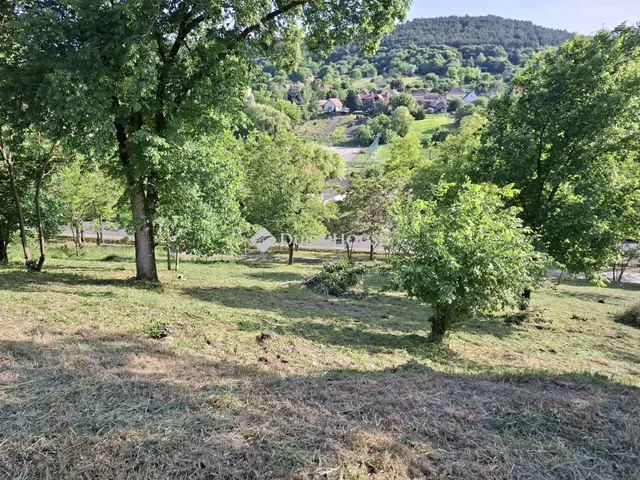 Eladó telek Csabdi, Béke utca 900 nm