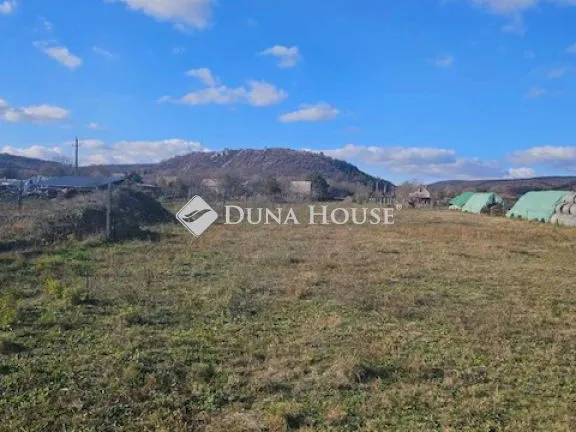 Eladó telek Csákvár 2838 nm
